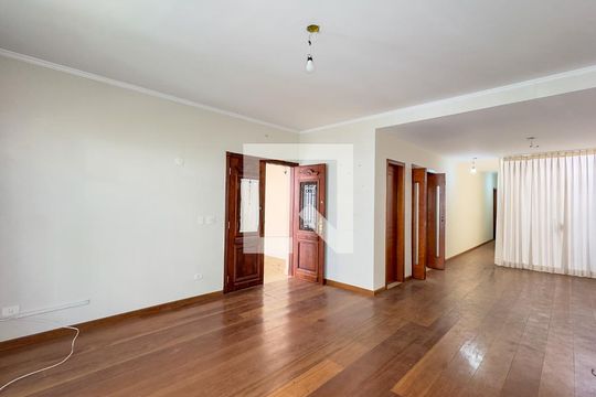 Sala de casa para alugar com 3 quartos, 233m² em Brooklin, São Paulo