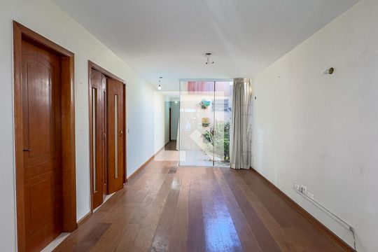 Sala de casa para alugar com 3 quartos, 233m² em Brooklin, São Paulo