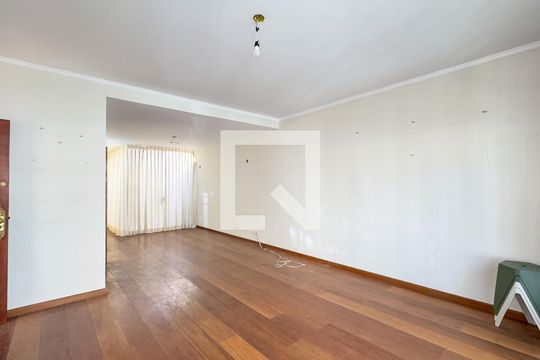 Sala de casa para alugar com 3 quartos, 233m² em Brooklin, São Paulo