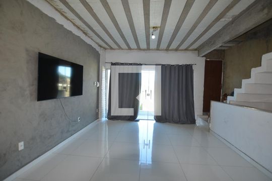 Casa à venda com 3 quartos, 70m² em Vila Valqueire, Rio de Janeiro