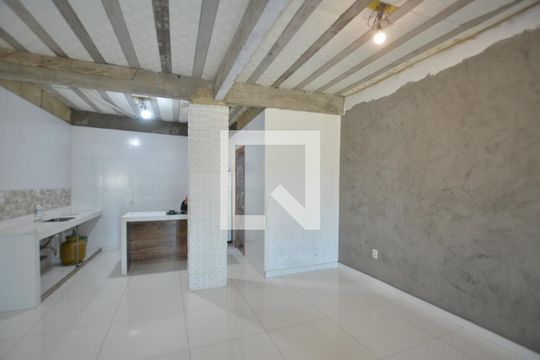 Sala de casa à venda com 3 quartos, 70m² em Vila Valqueire, Rio de Janeiro