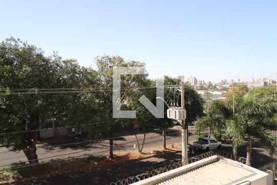 Sala de apartamento para alugar com 2 quartos, 55m² em Presidente Roosevelt, Uberlândia