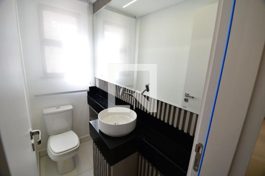 Lavabo de apartamento para alugar com 1 quarto, 51m² em Centro, Campinas