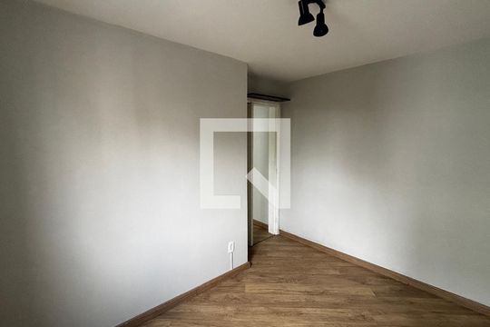 Quarto 1 de apartamento para alugar com 2 quartos, 44m² em Parque Sao Vicente, Santo André