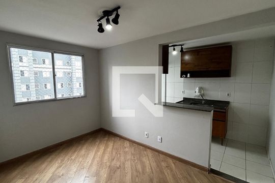 Apartamento para alugar com 2 quartos, 44m² em Parque Sao Vicente, Santo André