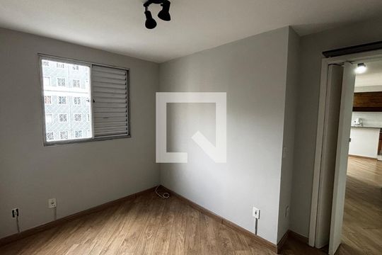 Quarto 1 de apartamento para alugar com 2 quartos, 44m² em Parque Sao Vicente, Santo André