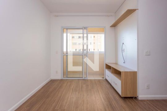 Sala de apartamento para alugar com 2 quartos, 58m² em Jardim Umuarama, São Paulo
