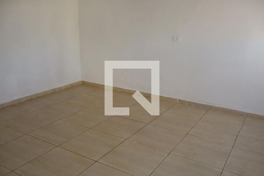 Quarto 1 de casa para alugar com 2 quartos, 80m² em Vila Bela, São Paulo
