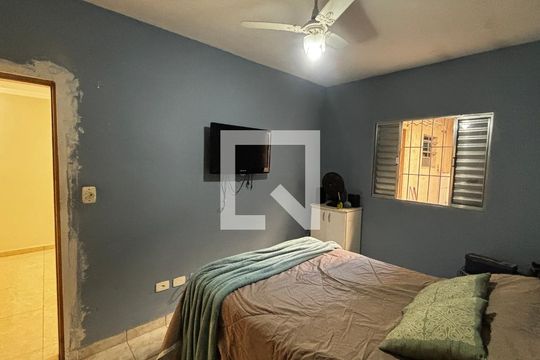 Casa 2 - Quarto 1 de casa à venda com 3 quartos, 240m² em Parque Oratório, Santo André