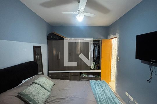 Casa 2 - Quarto 1 de casa à venda com 3 quartos, 240m² em Parque Oratório, Santo André