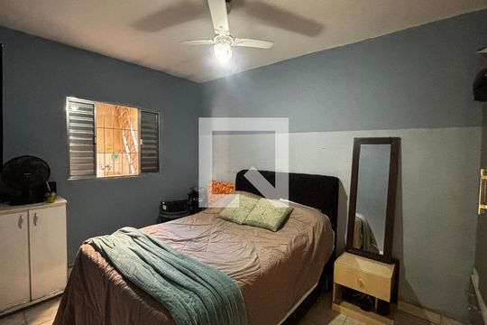 Casa 2 - Quarto 1 de casa à venda com 3 quartos, 240m² em Parque Oratório, Santo André