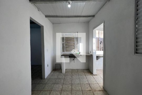 Cozinha de casa para alugar com 1 quarto, 55m² em Novo Glória, Belo Horizonte