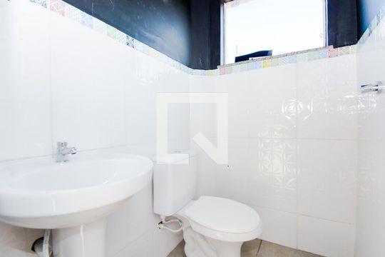 Banheiro Social 1 de casa para alugar com 1 quarto, 120m² em Jardim Pinhal, Guarulhos