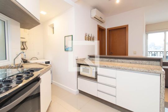 Cozinha de apartamento para alugar com 1 quarto, 45m² em Farroupilha, Porto Alegre
