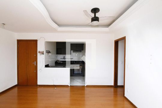 Sala de apartamento para alugar com 3 quartos, 79m² em Alto Caiçaras, Belo Horizonte
