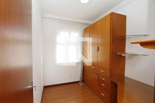 Quarto 1 de apartamento para alugar com 3 quartos, 79m² em Alto Caiçaras, Belo Horizonte