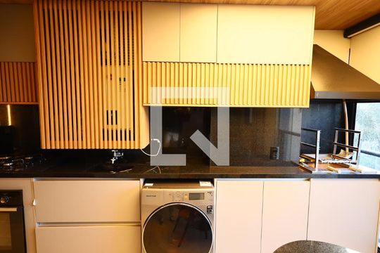 Cozinha e Área de Serviço de apartamento para alugar com 1 quarto, 54m² em Centro, Osasco
