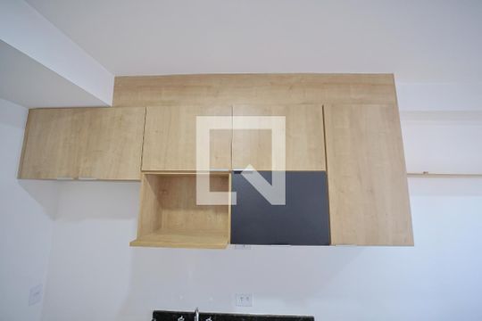 Sala/Cozinha e Área de Serviço de apartamento para alugar com 1 quarto, 28m² em Vila Guilhermina, São Paulo