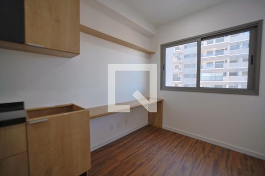 Sala/Cozinha e Área de Serviço de apartamento para alugar com 1 quarto, 28m² em Vila Guilhermina, São Paulo