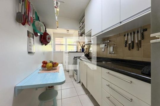 Cozinha de apartamento à venda com 2 quartos, 60m² em Partenon, Porto Alegre