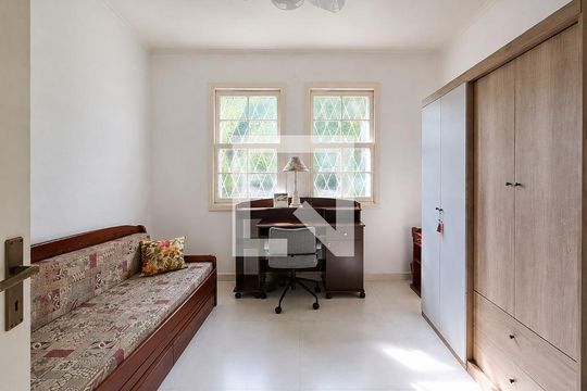 Quarto 2 de apartamento para alugar com 2 quartos, 60m² em Santana, Porto Alegre