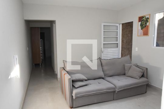 Sala de casa para alugar com 2 quartos, 89m² em Jardim Santa Gertrudes, Jundiaí