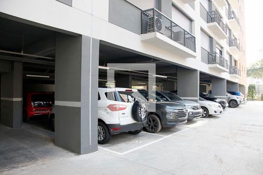 Área Comum - Garagem / Estacionamento (rotativo e sob reserva) de kitnet/studio para alugar com 1 quarto, 24m² em Boa Vista, Porto Alegre