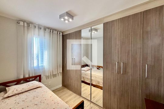 Quarto 1 de apartamento à venda com 2 quartos, 52m² em Vila Marieta, São Paulo