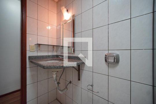 Banheiro de apartamento para alugar com 1 quarto, 40m² em Balneario, Florianópolis