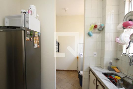 Cozinha de apartamento à venda com 2 quartos, 53m² em Carlos Prates, Belo Horizonte