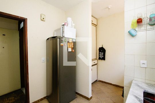 Cozinha de apartamento à venda com 2 quartos, 53m² em Carlos Prates, Belo Horizonte