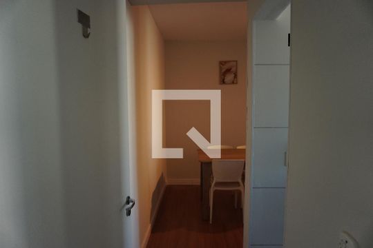 Entrada sala de apartamento para alugar com 2 quartos, 50m² em Jardim Brasil, São Carlos