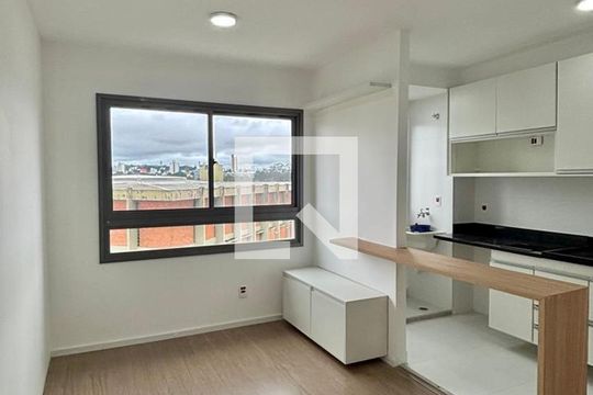 Sala de apartamento para alugar com 1 quarto, 34m² em Vila Mogilar, Mogi das Cruzes
