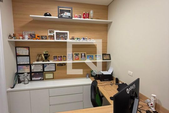 Escritório de casa de condomínio para alugar com 2 quartos, 345m² em Residencial Morada dos Lagos, Barueri