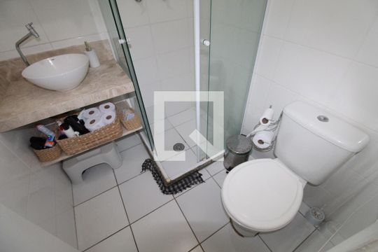 Banheiro de apartamento para alugar com 2 quartos, 45m² em Jardim Copacabana, São José dos Campos