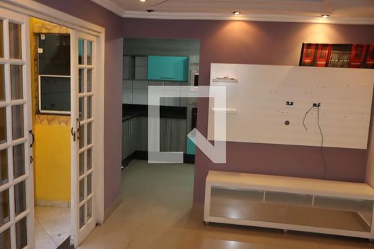 Sala de casa para alugar com 3 quartos, 210m² em Vila Rica, São Paulo