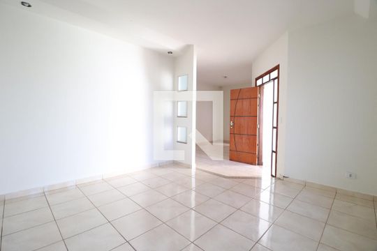 Sala de casa para alugar com 4 quartos, 200m² em Jardim Patricia, Uberlândia