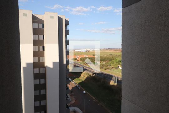 Quarto 1 de apartamento para alugar com 2 quartos, 58m² em Novo Mundo, Uberlândia
