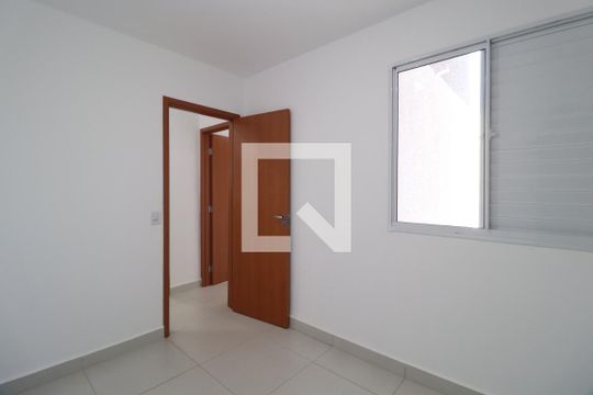 Quarto 1 de apartamento para alugar com 2 quartos, 58m² em Novo Mundo, Uberlândia