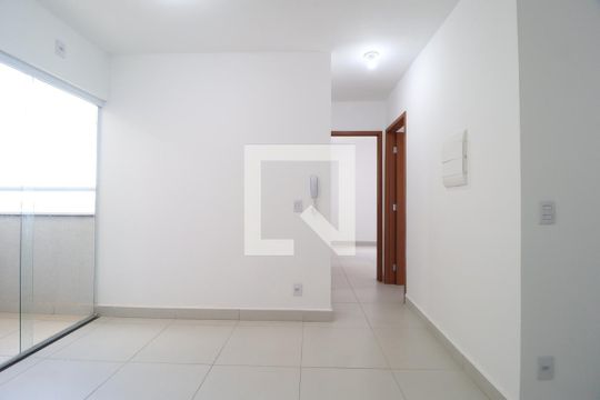 Sala de apartamento para alugar com 2 quartos, 58m² em Novo Mundo, Uberlândia