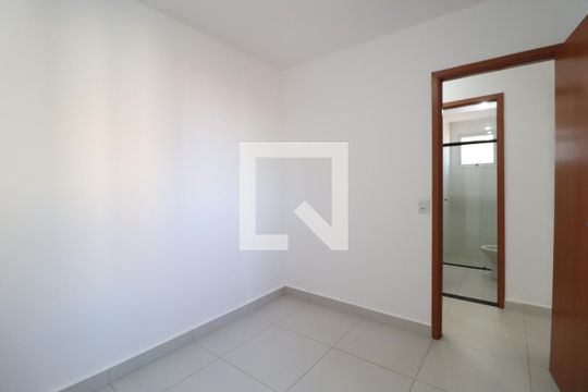 Quarto 1 de apartamento para alugar com 2 quartos, 58m² em Novo Mundo, Uberlândia