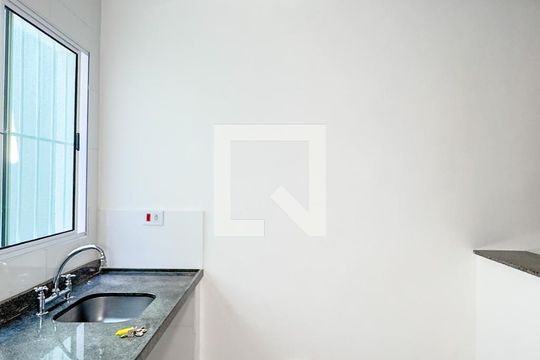 Sala e Cozinha de casa para alugar com 1 quarto, 35m² em Vila das Belezas, São Paulo