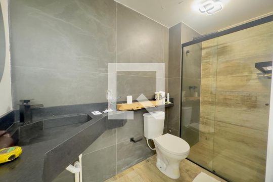 Banheiro de apartamento para alugar com 1 quarto, 48m² em Vila Itapegica, Guarulhos