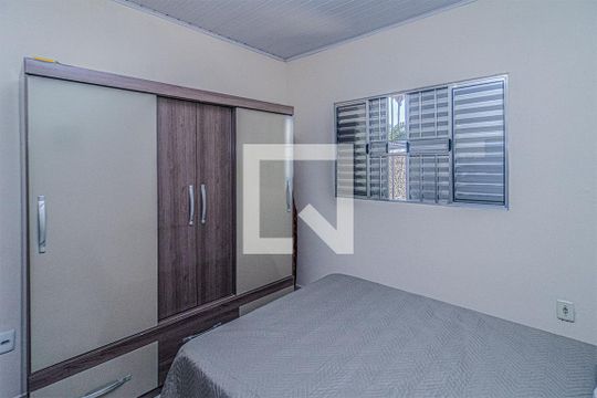 quarto_2 de casa para alugar com 1 quarto, 53m² em Vila Santo Estefano, São Paulo
