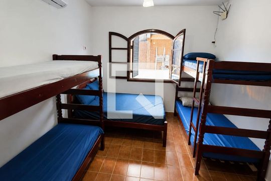 Quarto de casa para alugar com 4 quartos, 300m² em Enseada, Guarujá