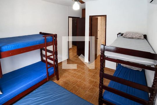 Quarto de casa para alugar com 4 quartos, 300m² em Enseada, Guarujá