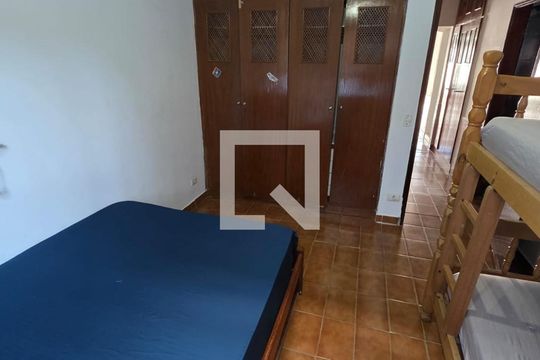 Casa para alugar com 4 quartos, 300m² em Enseada, Guarujá