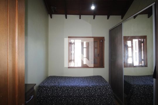 Quarto 1 de casa para alugar com 4 quartos, 100m² em Parque Santa Fé, Porto Alegre