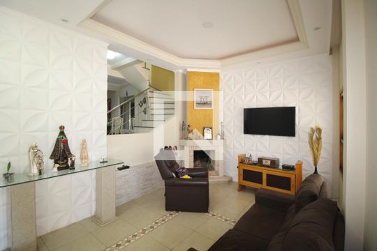 Sala de casa para alugar com 4 quartos, 100m² em Parque Santa Fé, Porto Alegre