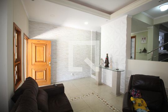 Sala de casa para alugar com 4 quartos, 100m² em Parque Santa Fé, Porto Alegre